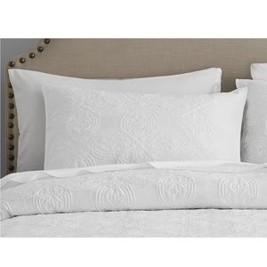 Rose Tree Tallaluh 2 white King size quilted shams